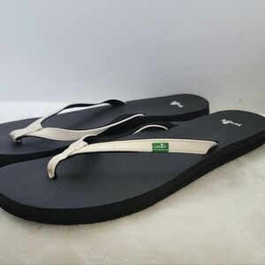 Sanuk Yoga Joy White Black Sandal Flip Flop Women's Size 10